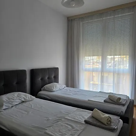 E21 Apartment
